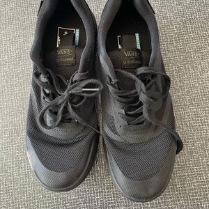Vans Men's Black Ultrarange Sneakers